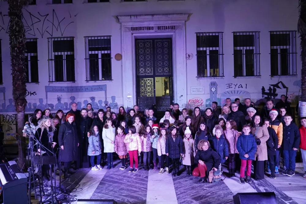 Οι παιδικές φωνές της χορωδίας του Αγίου Νικολάου στέλνουν το δικό τους μήνυμα…